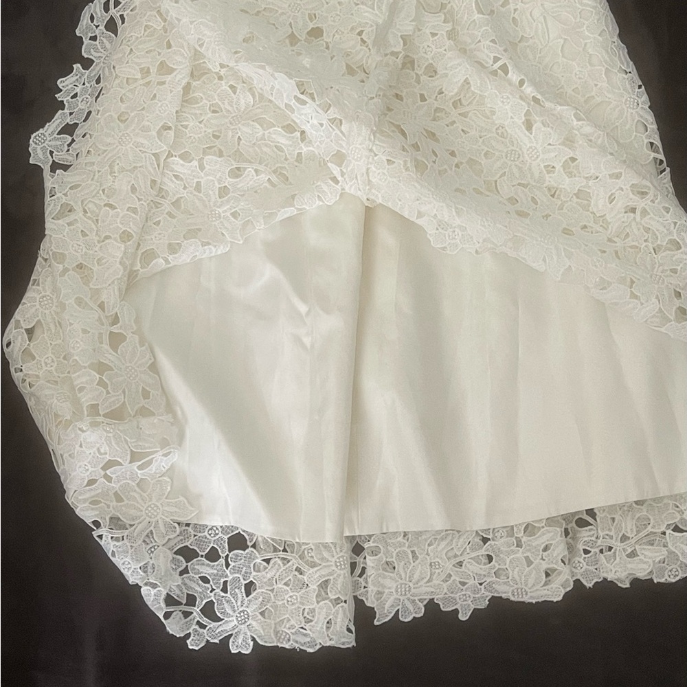 Spectacular David's Bridal Ivory Floral Lace Gown - Picture 5 of 16